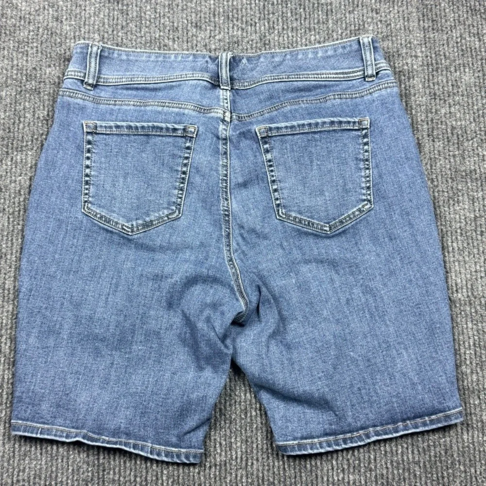 Lane Bryant Flex Magic Waistband High Rise Bermuda Shorts Blue Denim Women 16